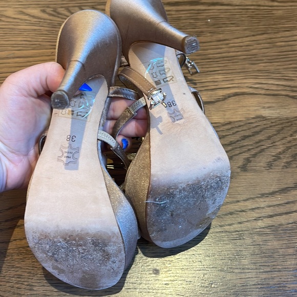 ALTROVIA SATIN AND BEADED HEEL - Picture 3 of 5